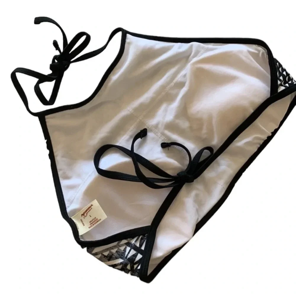 Arizona Jeans women's large bikini top